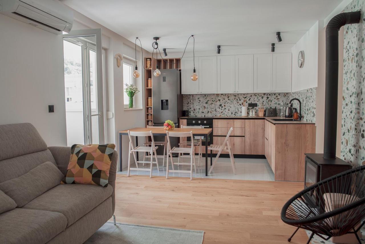 אומיס Apartment Vito מראה חיצוני תמונה